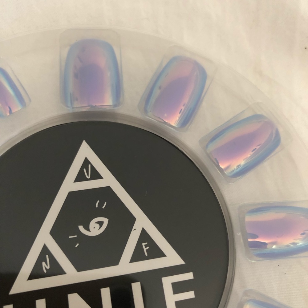 New UNIF Chroma Holographic Chrome Pearly Blue Purple Press On Nails Mani Set OS - Picture 3 of 4